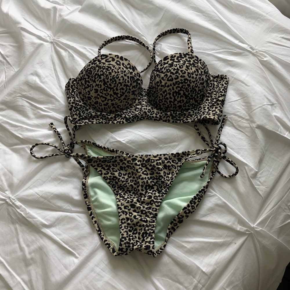 Cheetah Scrunch Butt Bikini NWOT